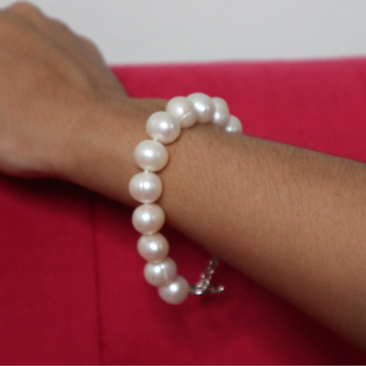 White Pearls Bracelet